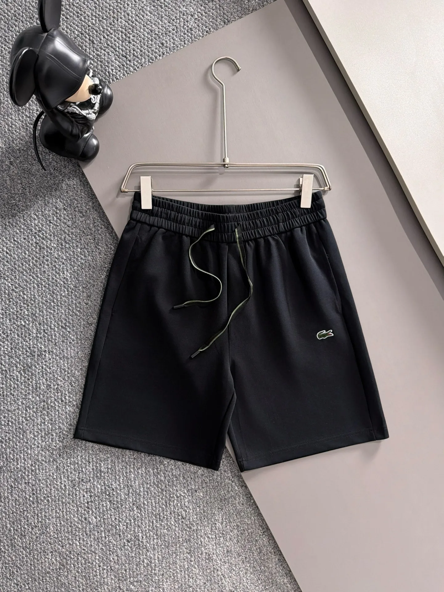 LACOSTE French crocodile 2026ss spring and summer New Arrival casual short-sleeved shorts suit, Premium version! The custom-made fabric Breathable in the counter has high comfort, impeccable details, and brand element design concept, reflecting high quality. It feels delicate and soft! It presents a casual cut and the upper body shape is great! Sizes:M-3XL